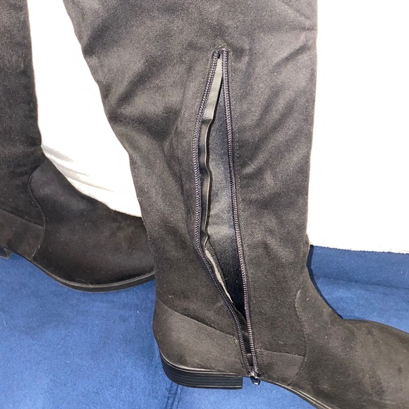 Knee high boots - Picture 4 of 4